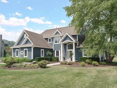 W289N4159 Farm Valley COURT, Pewaukee, WI, 53072