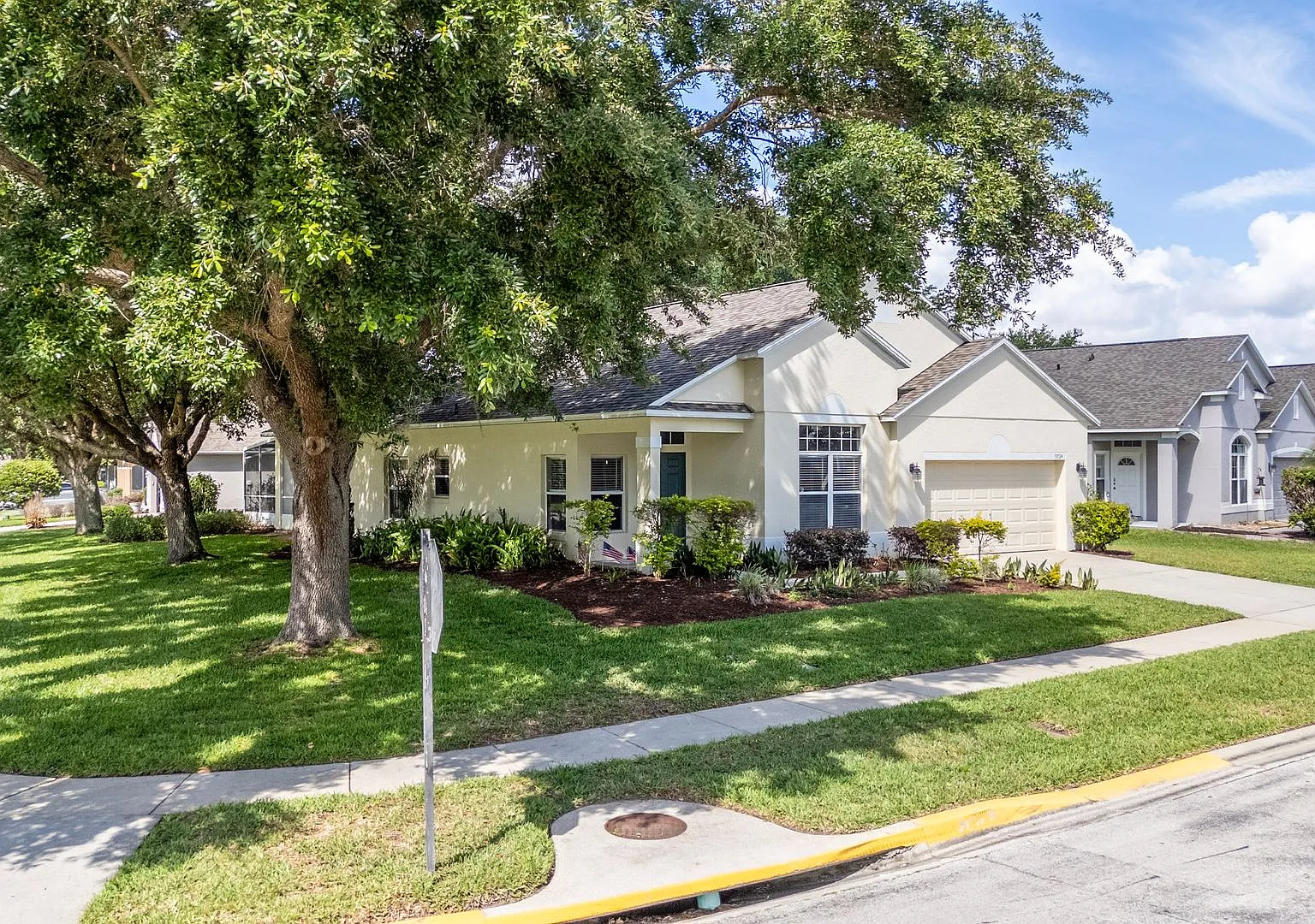 Beautiful 4 Bedroom On Large Corner Lot - Lake Nona — Photo 4