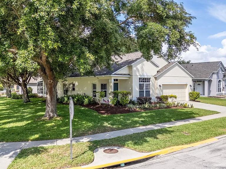 9724 Myrtle Creek Ln — Photo 4