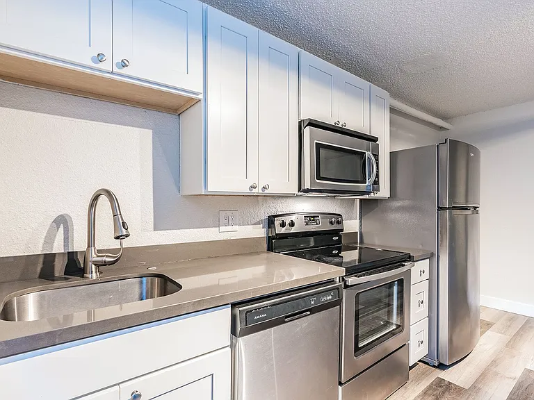 Madison View Apartments — Photo 18
