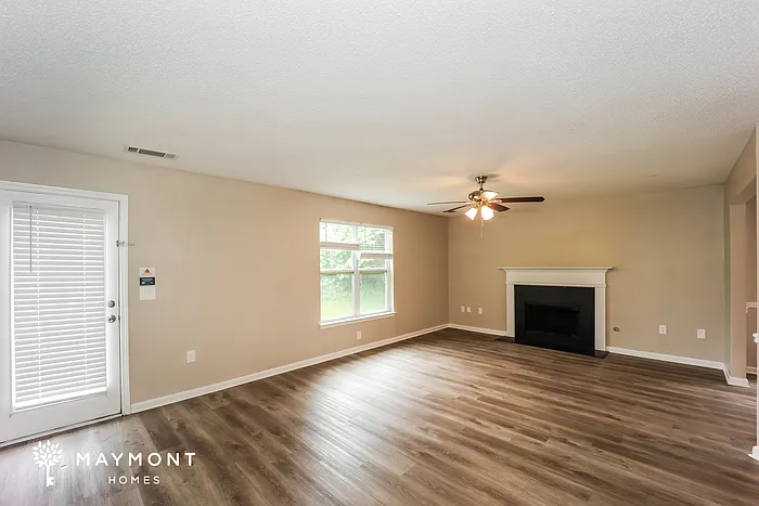 3034 Summer Breeze Dr — Photo 4