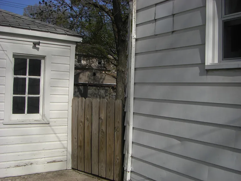 21395 Oxford Ave — Photo 16