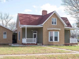 320 N 4th St, Warsaw, IL 62379
