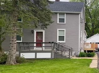 26W125 Armbrust Ave, Wheaton, IL 60187