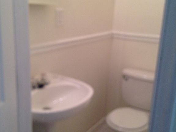 2nd image of 711 Akron St