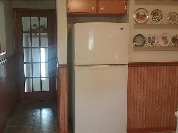 5th image of 35 Joanne Ln