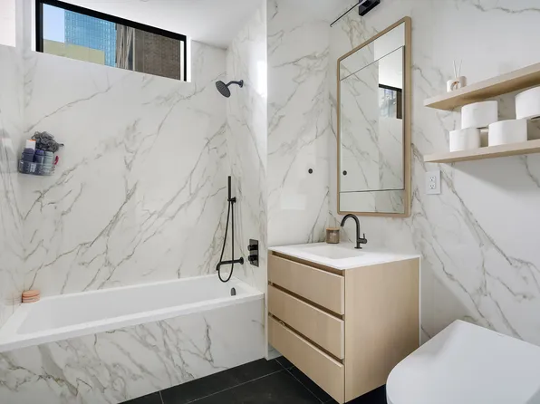 45-07 Court Square image 5 of 9