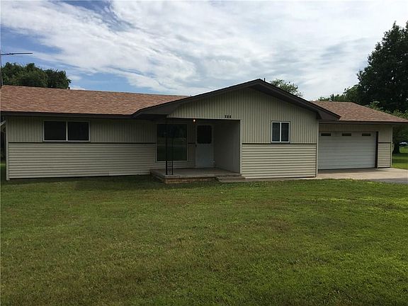 2nd image of 612 W Rose Dr