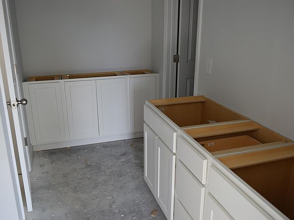 5th image of 1205 Duns Ln #323-lot 323