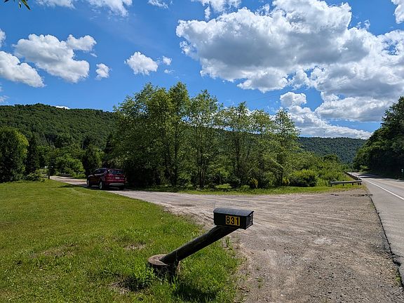 3rd image of 831 Route 6 W