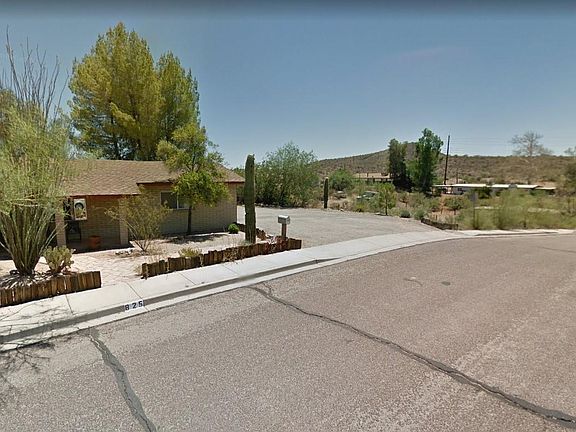 4th image of 825 S Mariposa Dr