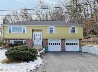 4 Valleywood Cir, Winchester, MA 01890