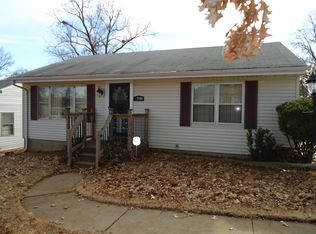 9140 Leamont Dr, Saint Louis, MO 63136