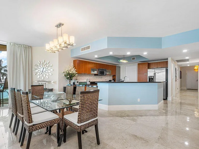 2650 Lake Shore Dr #206 — Photo 7