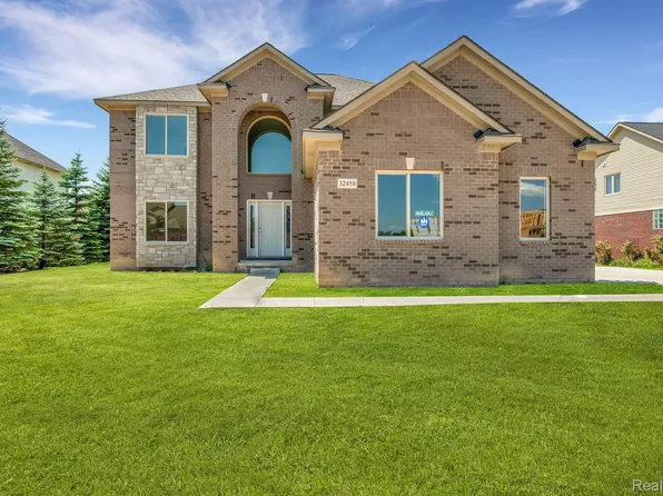 32458 Adam Brown Dr, Rockwood, MI 48173
