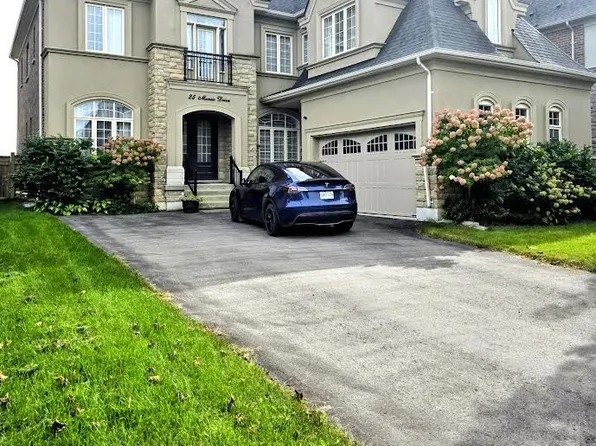 25 Munsie Dr, King, ON L7B 0N8