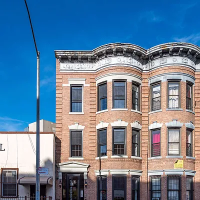 Rented by Nooklyn NYC LLC | media 59