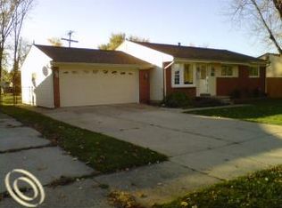 1734 Gloria St, Westland, MI 48186