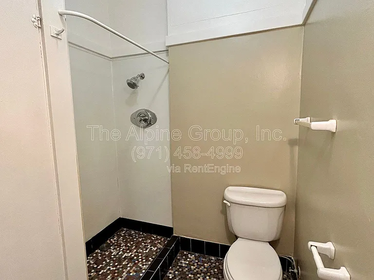 2256 NW Overton St #7 — Photo 5
