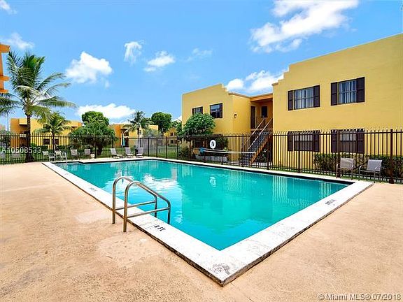 3rd image of 640 NW 114th Ave APT 203