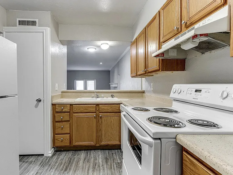 The Current Apartments — Photo 28