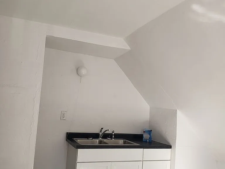 2432 W Concordia Ave — Photo 8