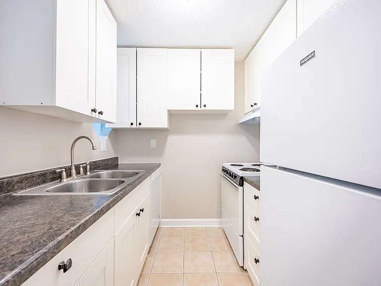 1043 S York Rd #407 — Photo 3