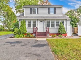 21 Wachusett St, Springfield, MA 01118