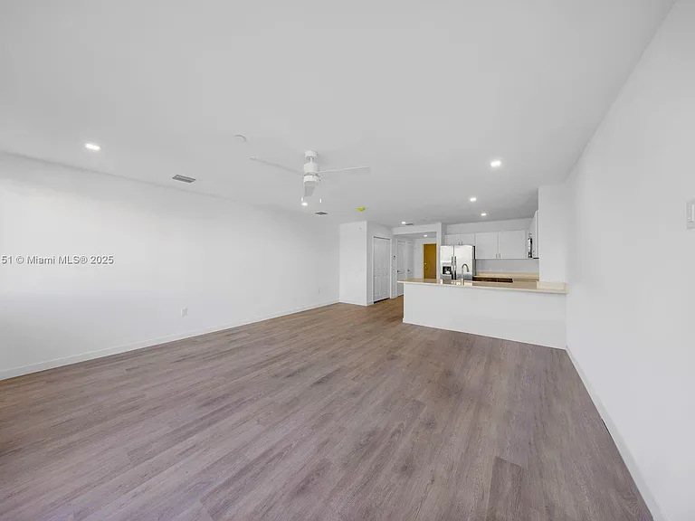 20 NE 19th Ave #210 — Photo 7