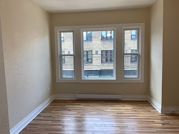 3rd image of 256 S Saint Clair St Floor 2