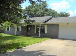 2221 Cedar Ln, Miami, OK 74354