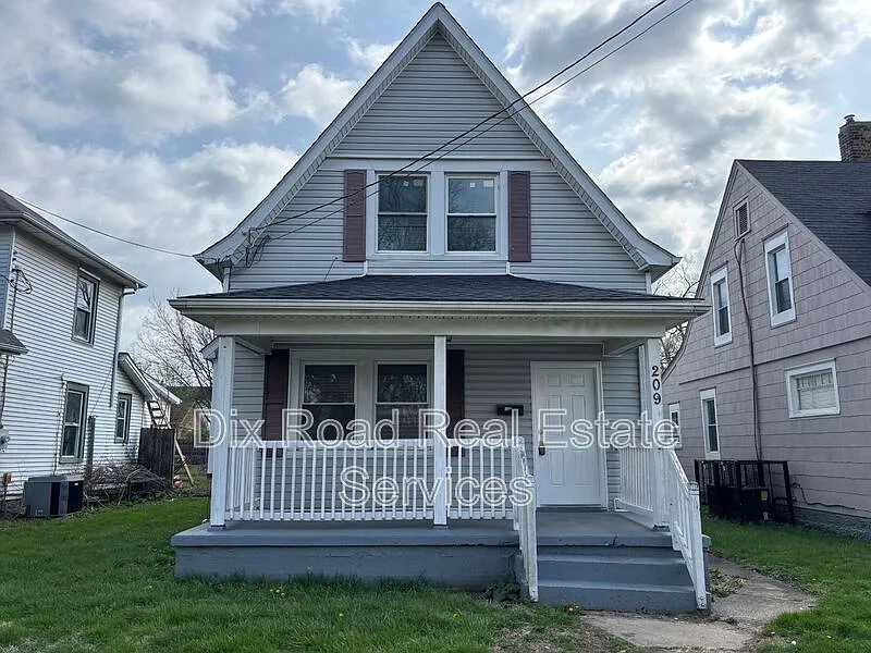 209 N Grimes St photo 1