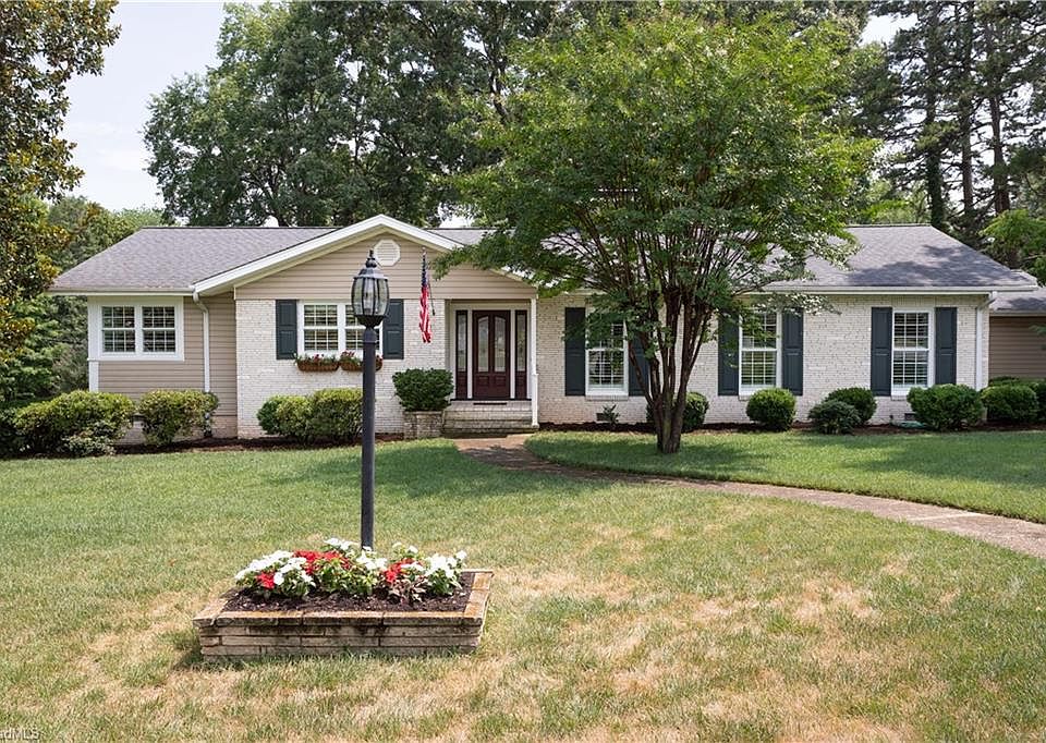 1st image of 612 Hilltop Dr