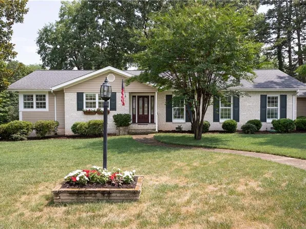 612 Hilltop Dr, Lexington, NC 27292