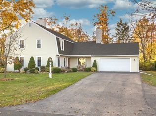 10 Wildwood Rd, New Hartford, NY 13413