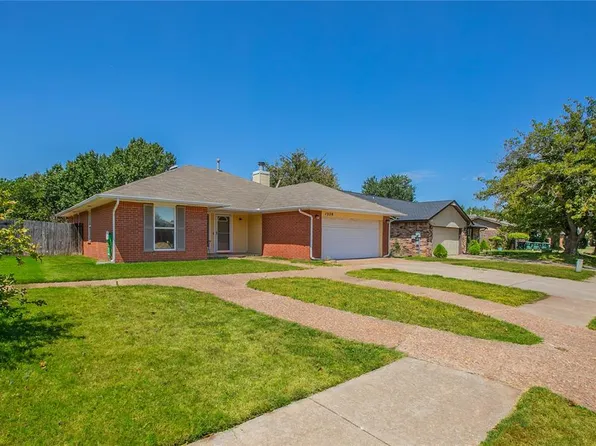 1329 Greenfield Dr, Edmond, OK 73012