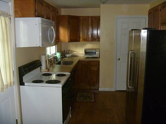 5th image of 171 Scottfield Dr