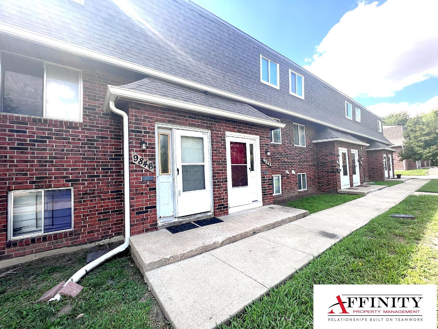 9828 Locust St, Kansas City, MO 64131 Zillow