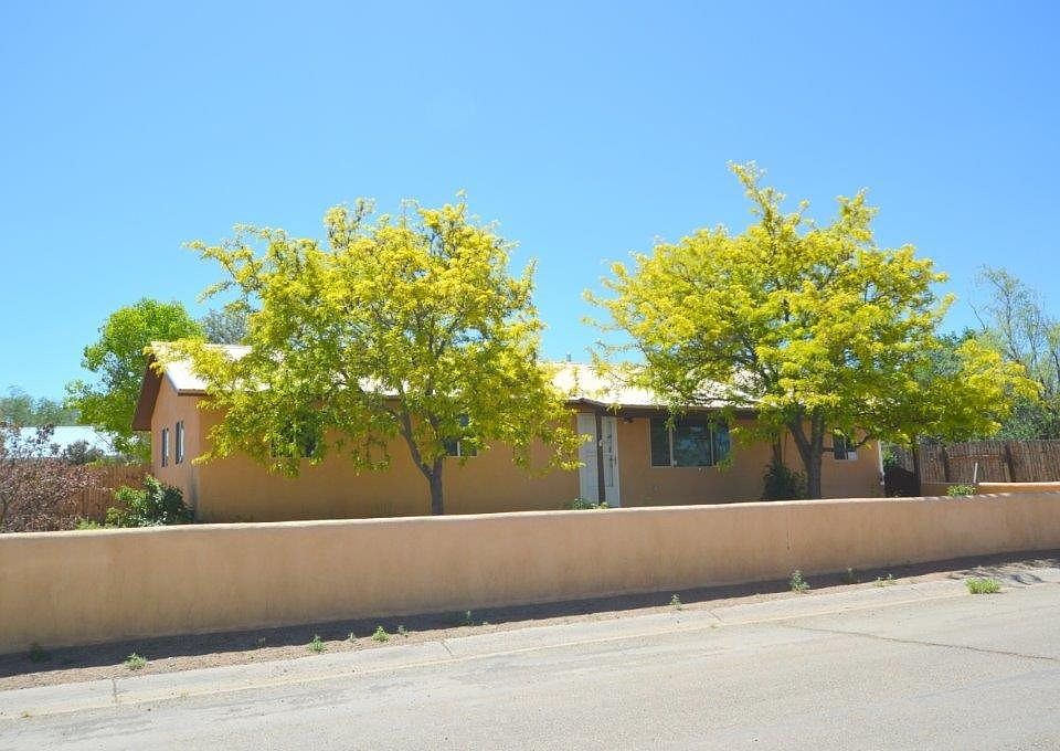 1st image of 930 Camino De La Serna