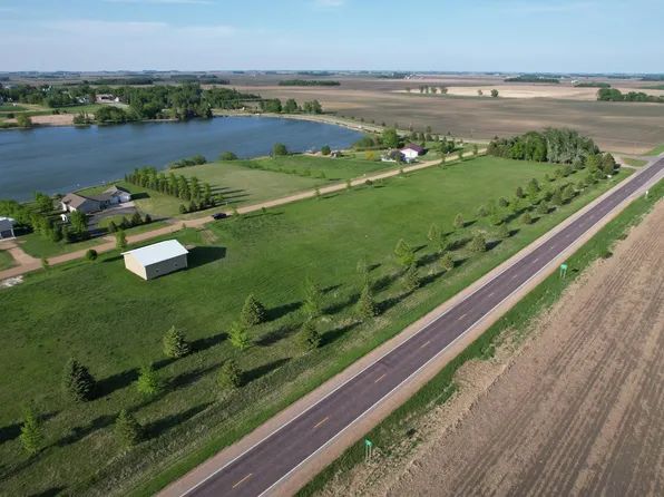 2 Summit Ln, Lake Wilson, MN 56151