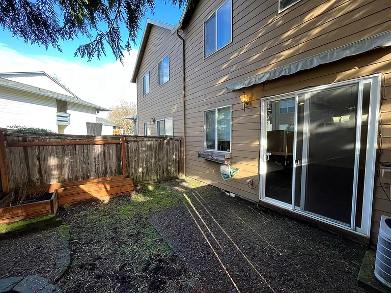 767 SW 198th Pl — Photo 31
