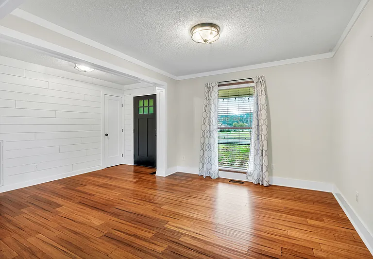 365 Bell Factory Rd — Photo 5