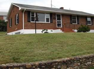 628 Commander Dr, Roanoke, VA 24012
