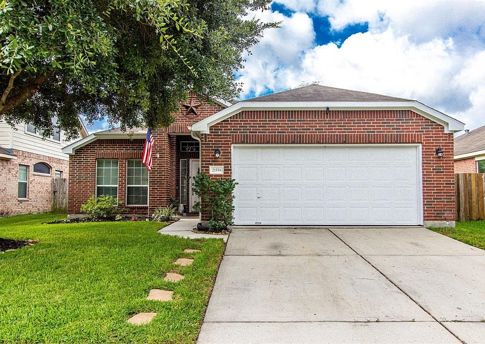 1st image of 21558 Kings Bend Dr