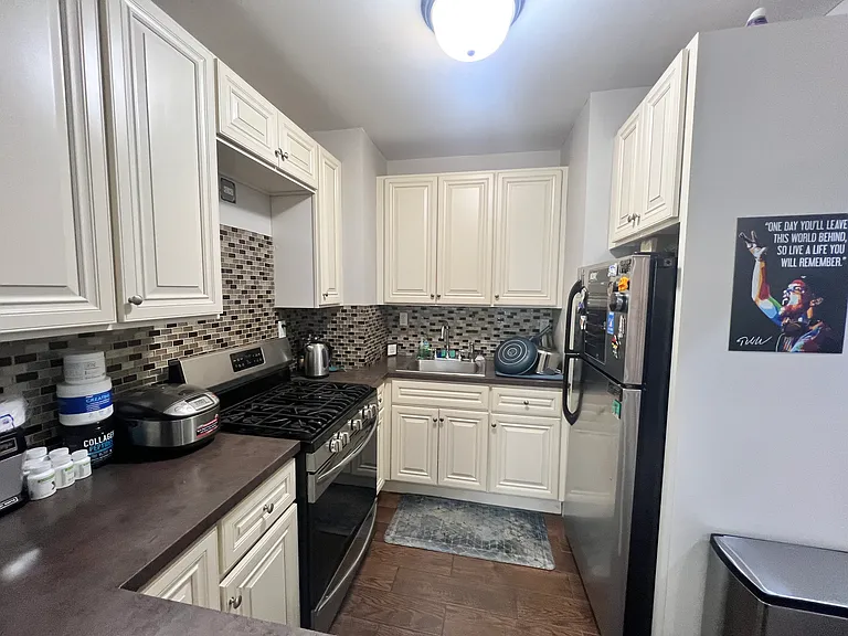520 Crown St #A8 — Photo 2