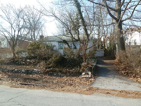 2nd image of 70 Roundhill Dr