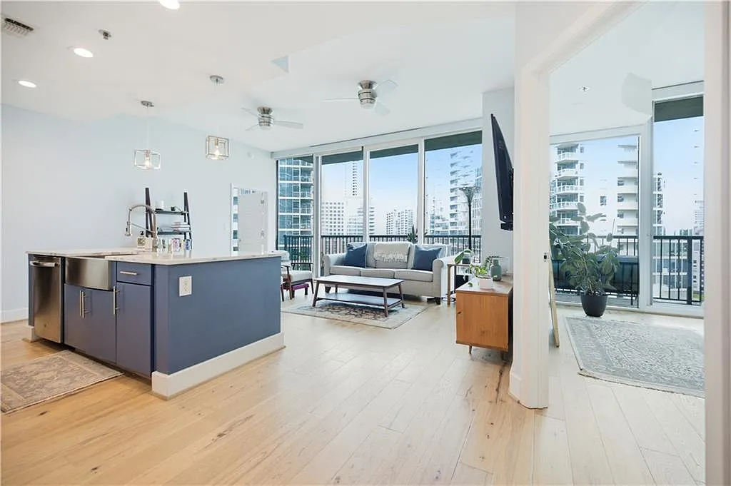 2 bed, 2.0 bath, 1196 sqft, $3,200 — Photo 3