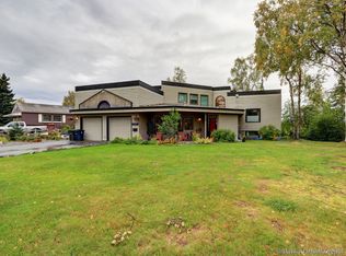 1522 Coffey Ln, Anchorage, AK 99501