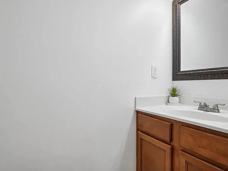 140 Andiron Dr — Photo 2