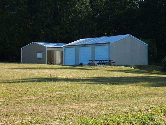 2nd image of 30 SE Teagle Dr